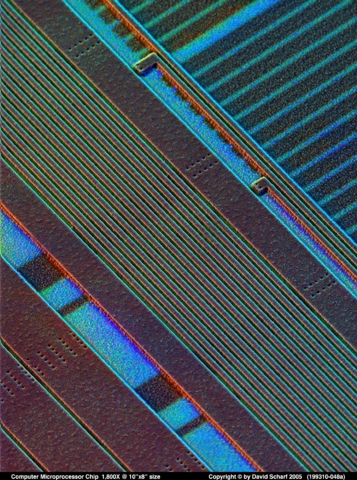199310-048a-Microprocessor-Chip1